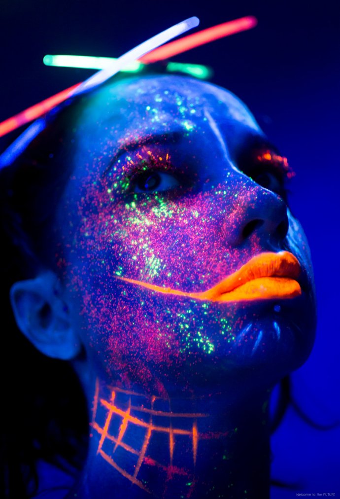 Welcome to the FUTURE project - Blacklight body painting - lumière noire - Bodypainting Photography